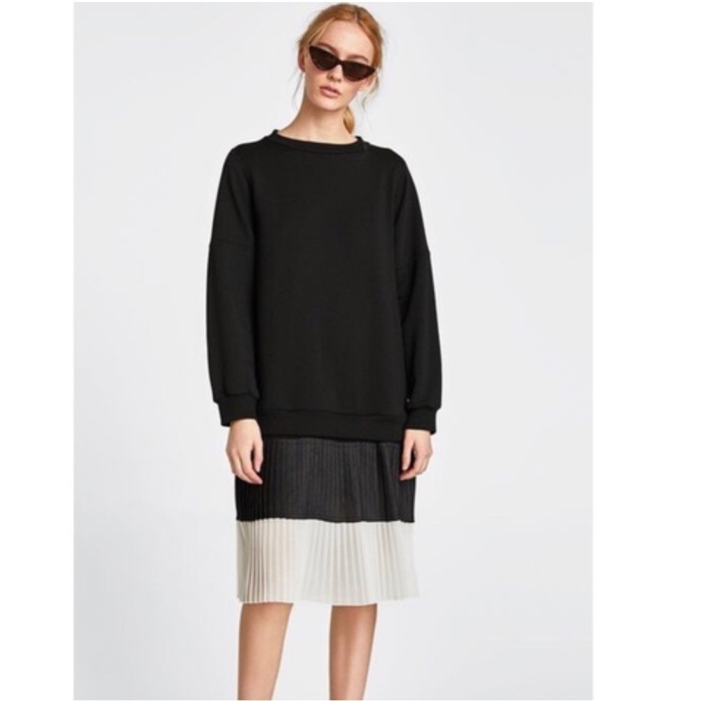 Zara‎ pleated sweater dress, size Large. Pre owned, small hole in shoulder
